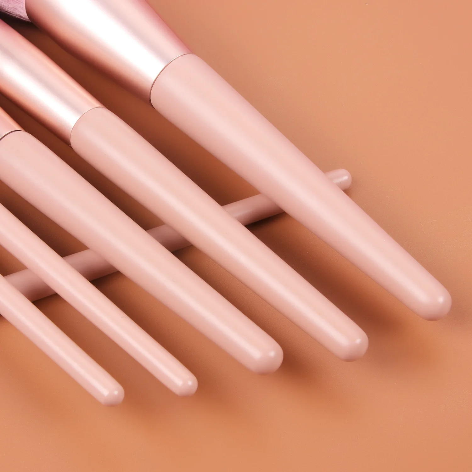 New products 12 piece brush set with case new makeup powder brush lip brushes in stock