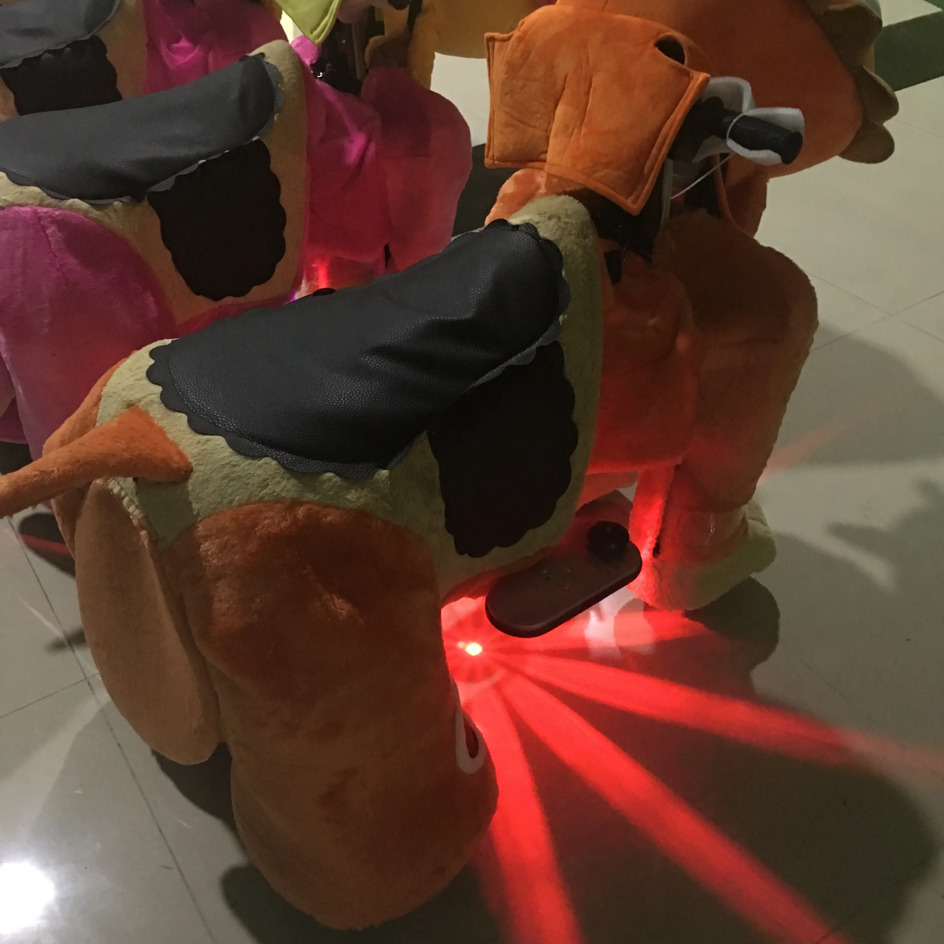 Unisex New Model Kiddie Ride Toy Green Squirrel Walking Horse Four-Wheeler Cow Bear Animal Rides for Kids in Shopping Mall