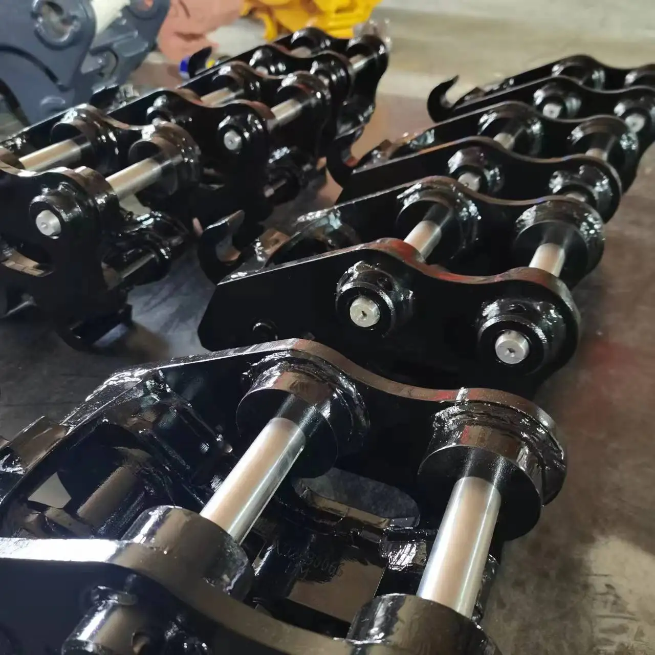 Construction Machinery Attachments Mini Excavator Parts Hydraulic Quick Hitch for 1-4ton excavator