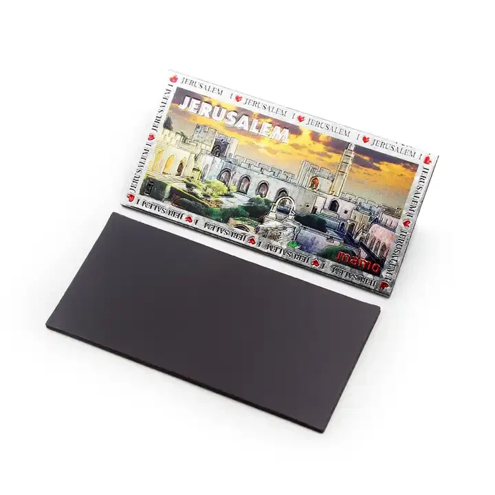 Сувенирный магнит на холодильник