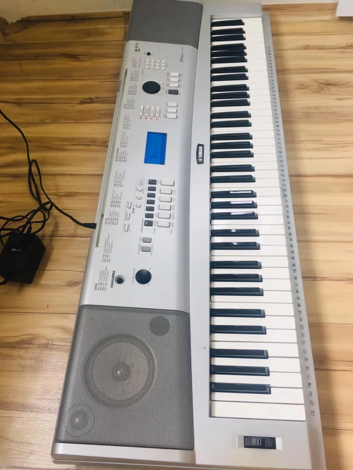 DGX205 YAMAHAs refurbished portable high-end playing Electronic keyboard digital grand piano