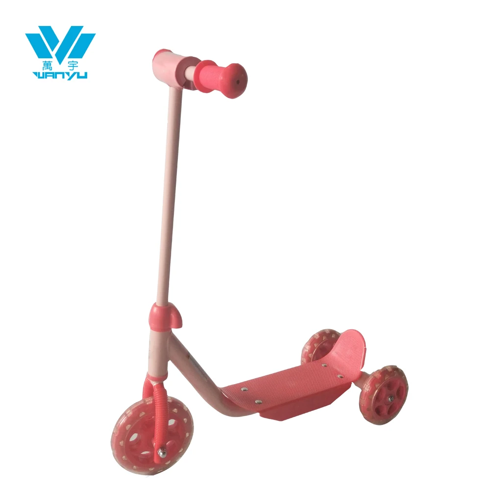 2021 new design Approved 3 Big Light Pu Wheels Push Tail Kick Scooter for Kids