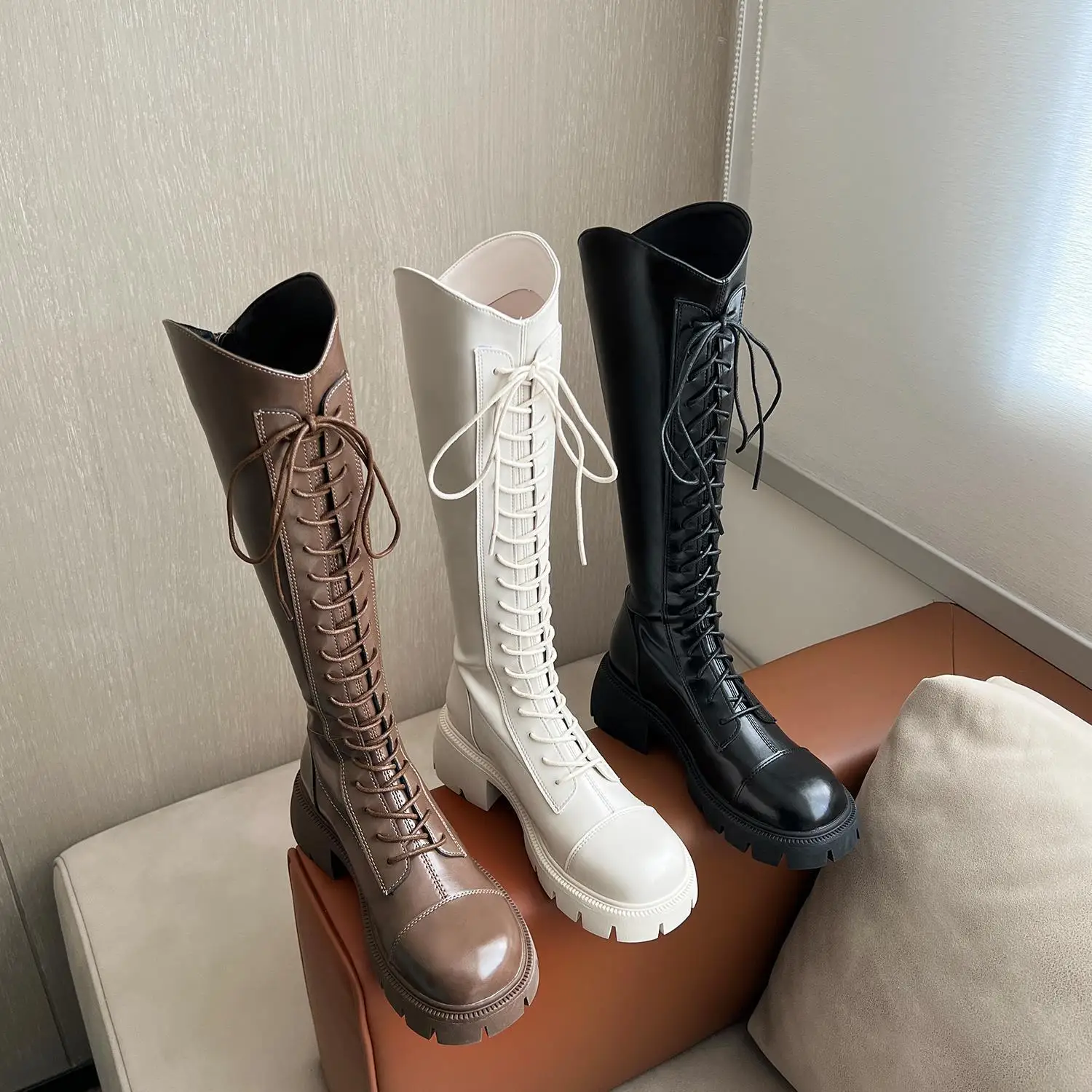 Новые модные кожаные ботинки taobao оптовая продажа 1688 года Прямая поставка горячая Распродажа склад в