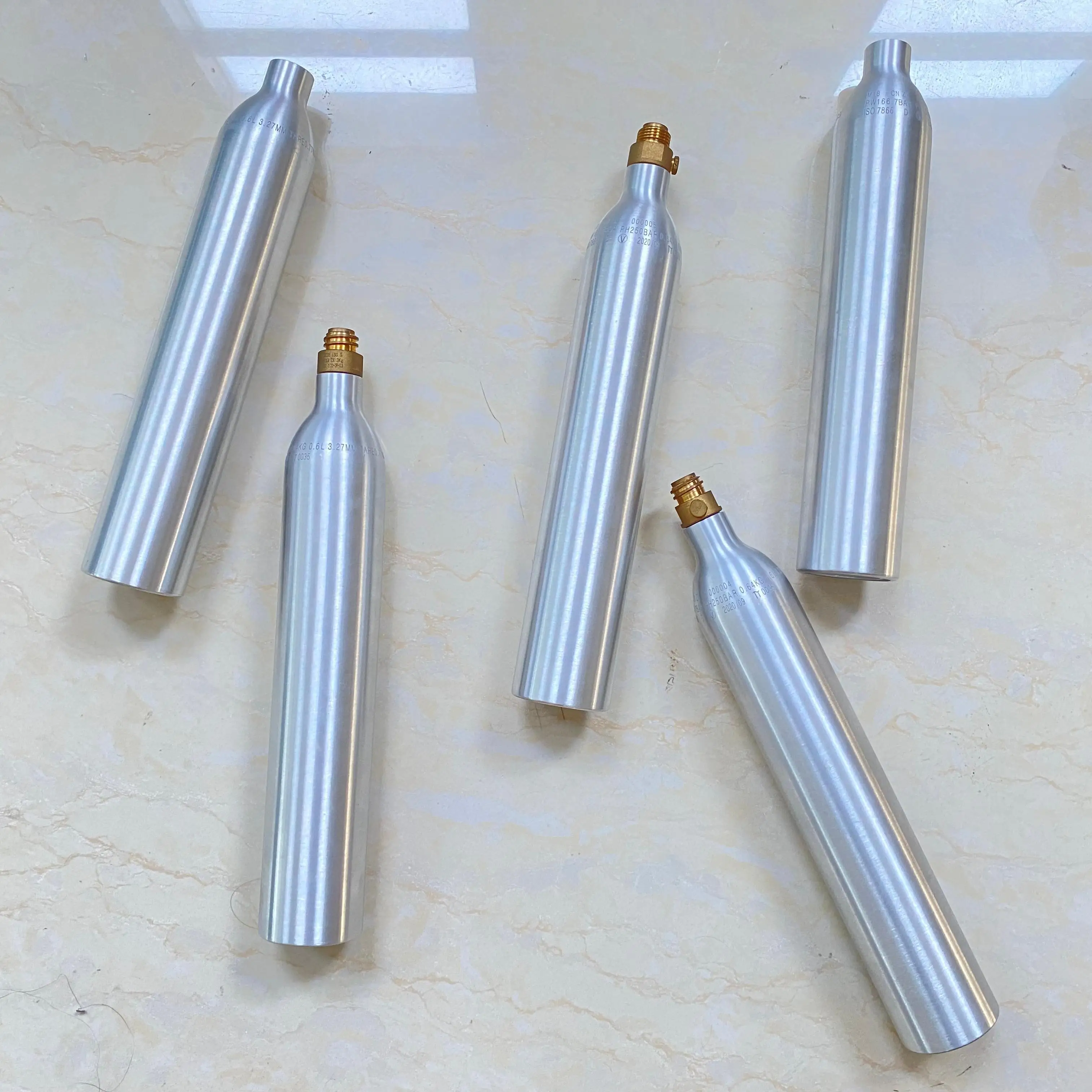 0.6L Seamless CO2 Cylinders