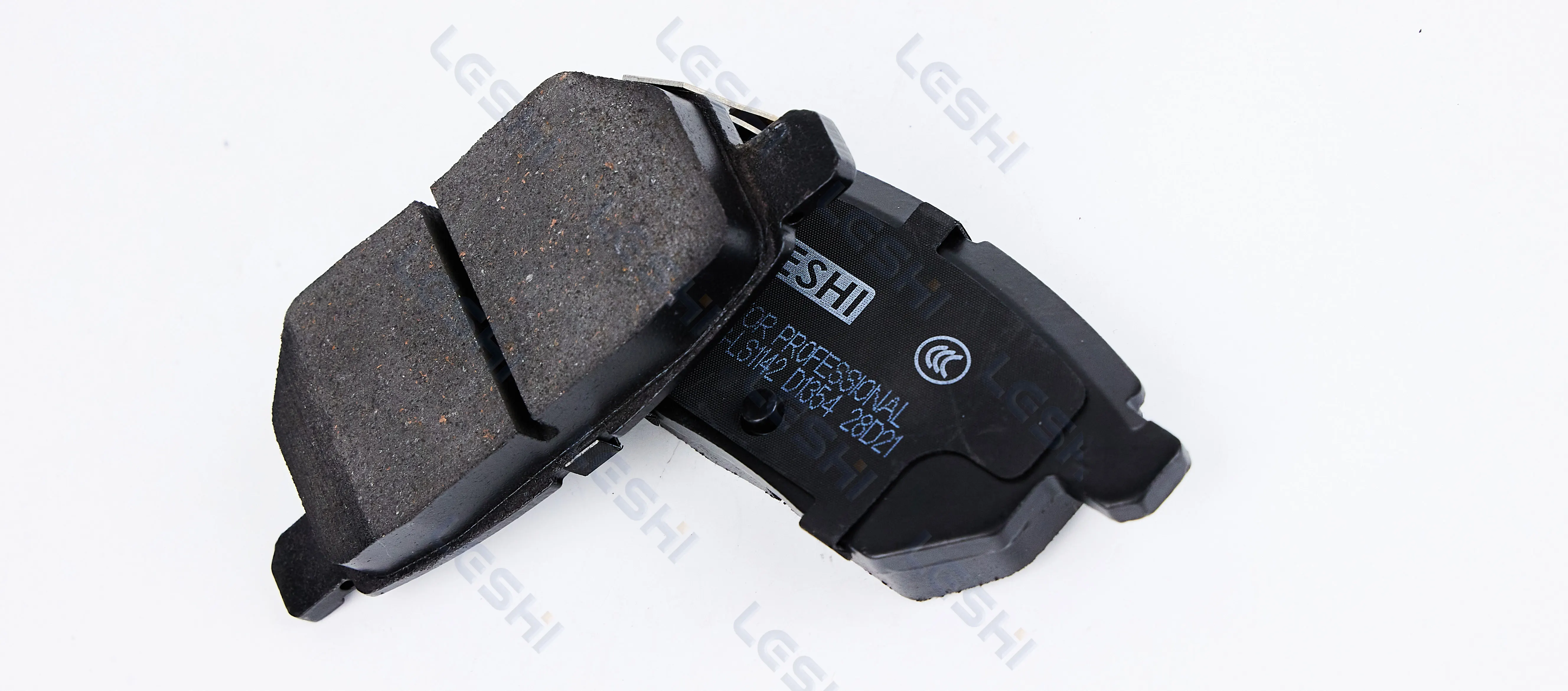 Low Noise Low Dust Metal Ceramic Auto Brake Systems Brake Pads For HAVAL JOLION Nissan Toyota Honda Audi Lexus Ford Mazda