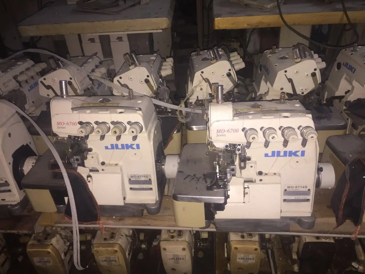 1/6 Secondhand JUKI Overlock 6714 Four Threads Direct Drive Overlock Sewing Machines