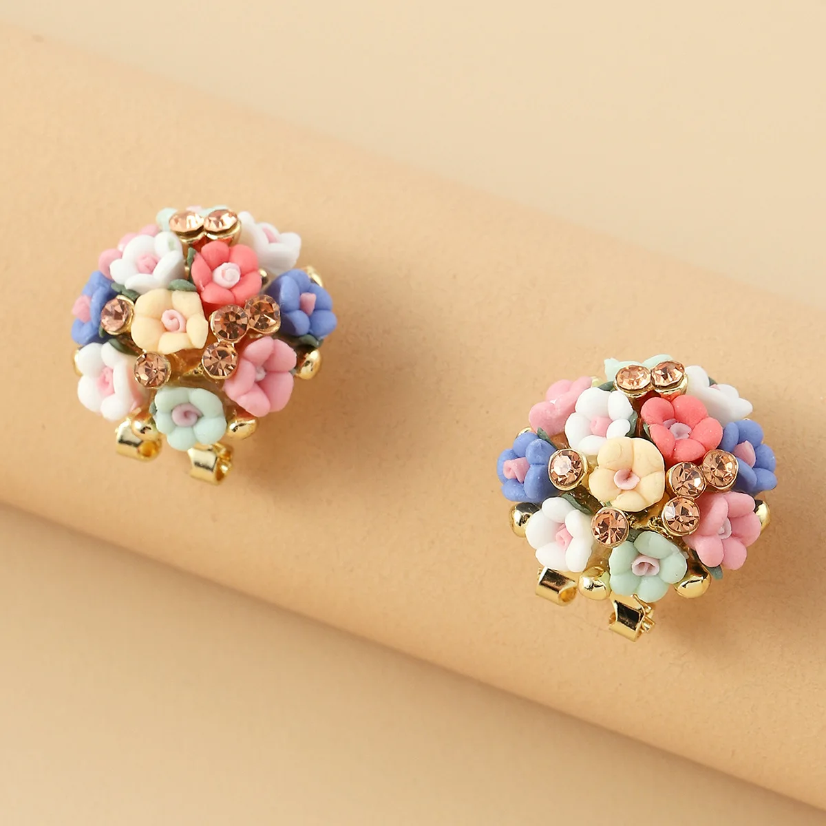Manufacture Wholesale Jewelry Cute Ceramic Stud Earrings Korean Earrings Whole Ear Clips Ceramic Flower Earrings