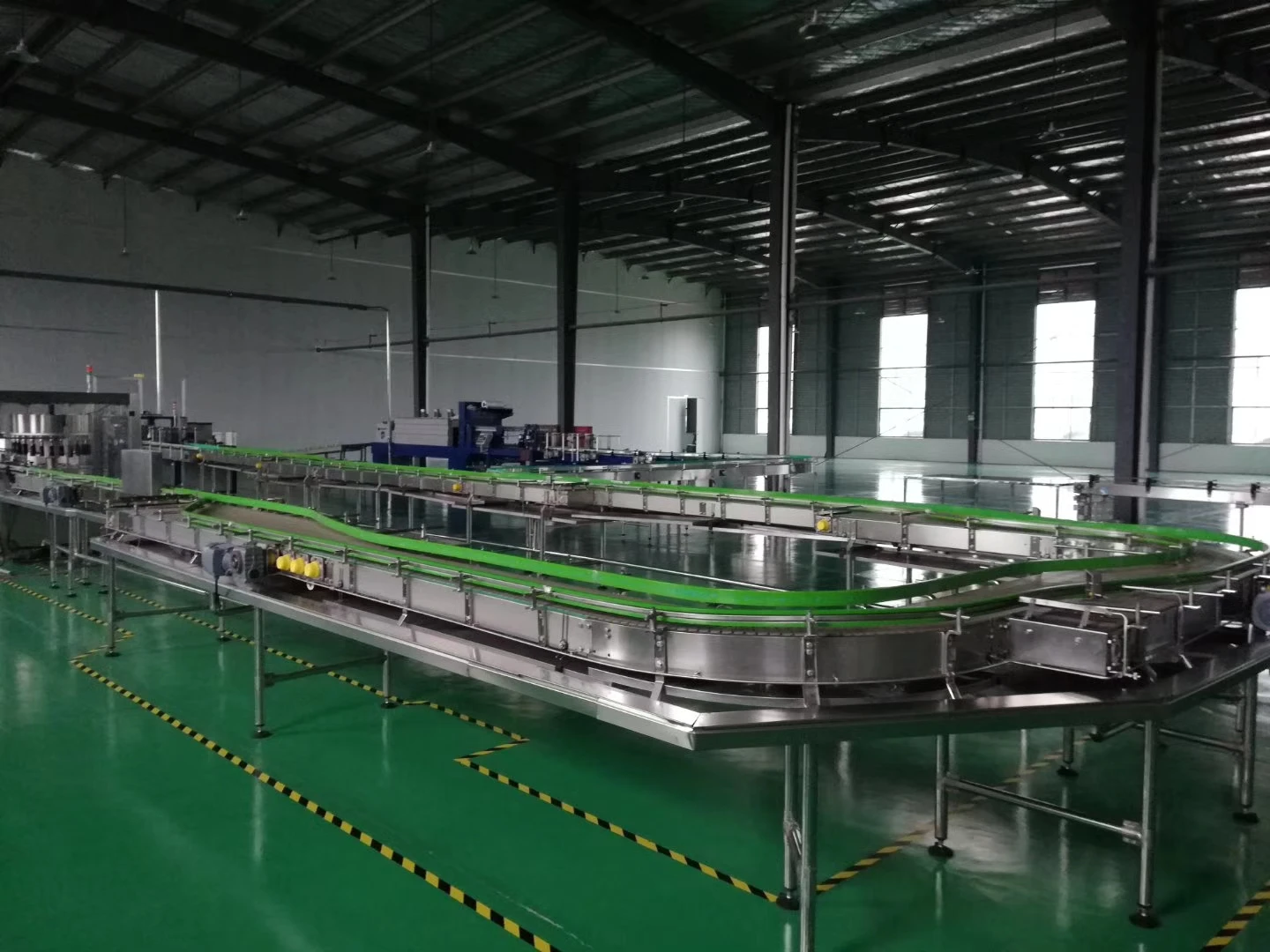 Small scale customized printing carton box fruit juice making machine