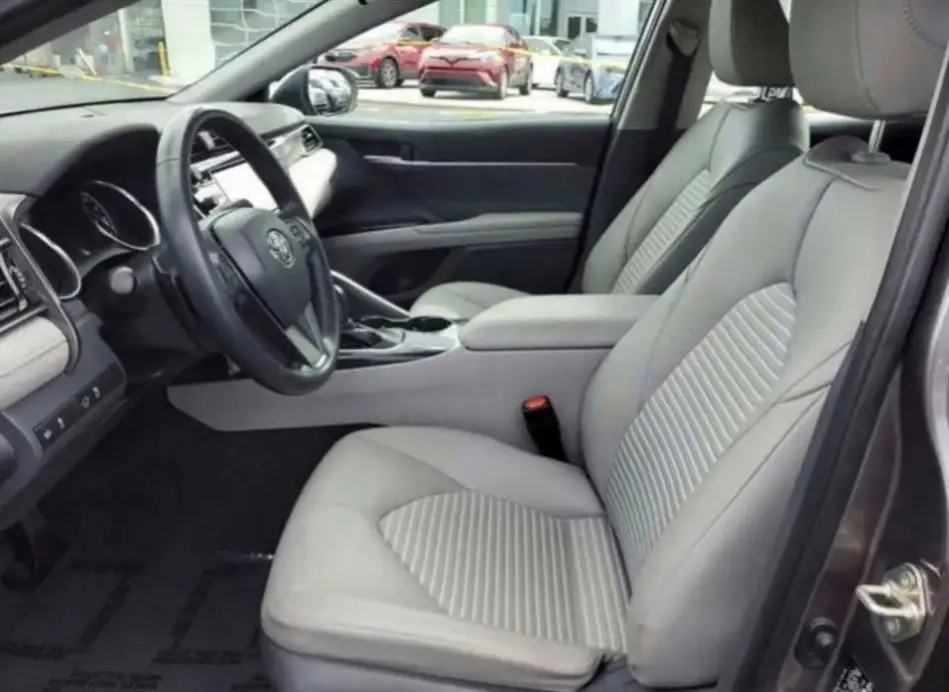 Подержанный автомобиль TOYOTA CAMRY для продажи по низкой цене