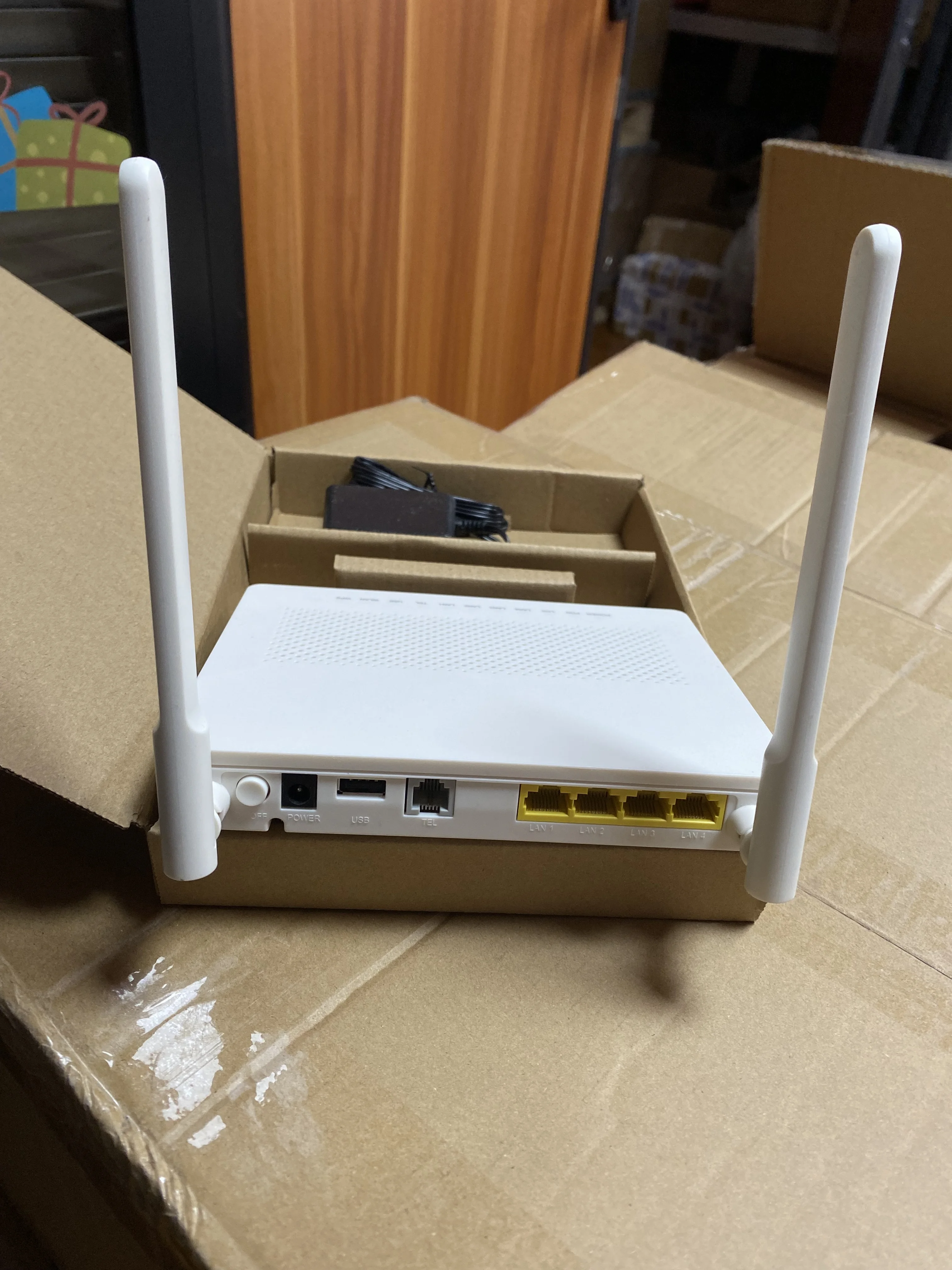 Huawei HG8546M 1GE+3FE+WIFI+POTS XPON ONU