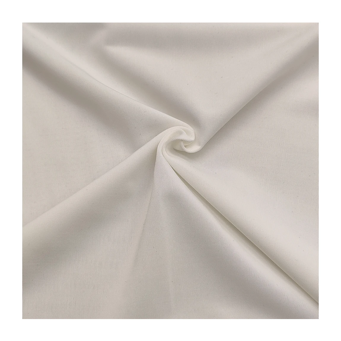 Трикотажная ткань белого цвета из полиэстера и спандекса