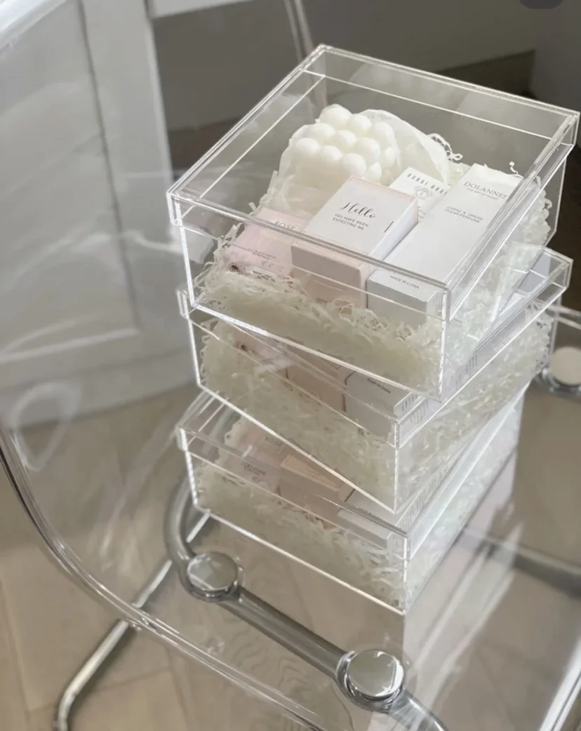 Hot-Selling Clear 20X20X10Cm Luxury Acrylic Ps Plastic Wedding Events Bridesmaid Gift Box Souvenir Gift Box