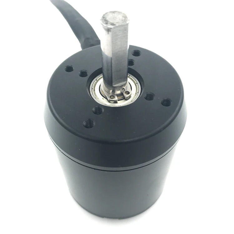 The new wireless remote control four-wheel skateboard g car motor 6384 off-road vehicle has inductive brushless motor thruster p