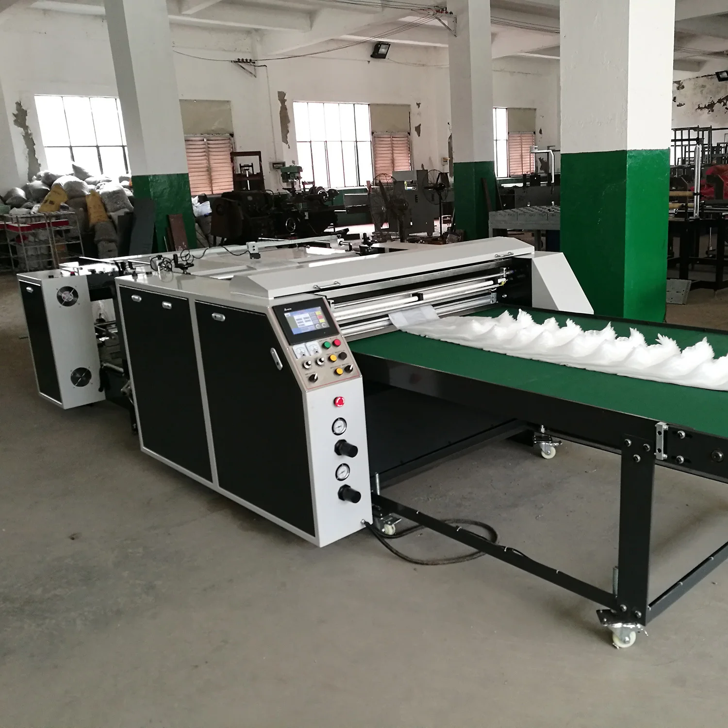 Новейшая автоматическая машина для изготовления сумок для футболок