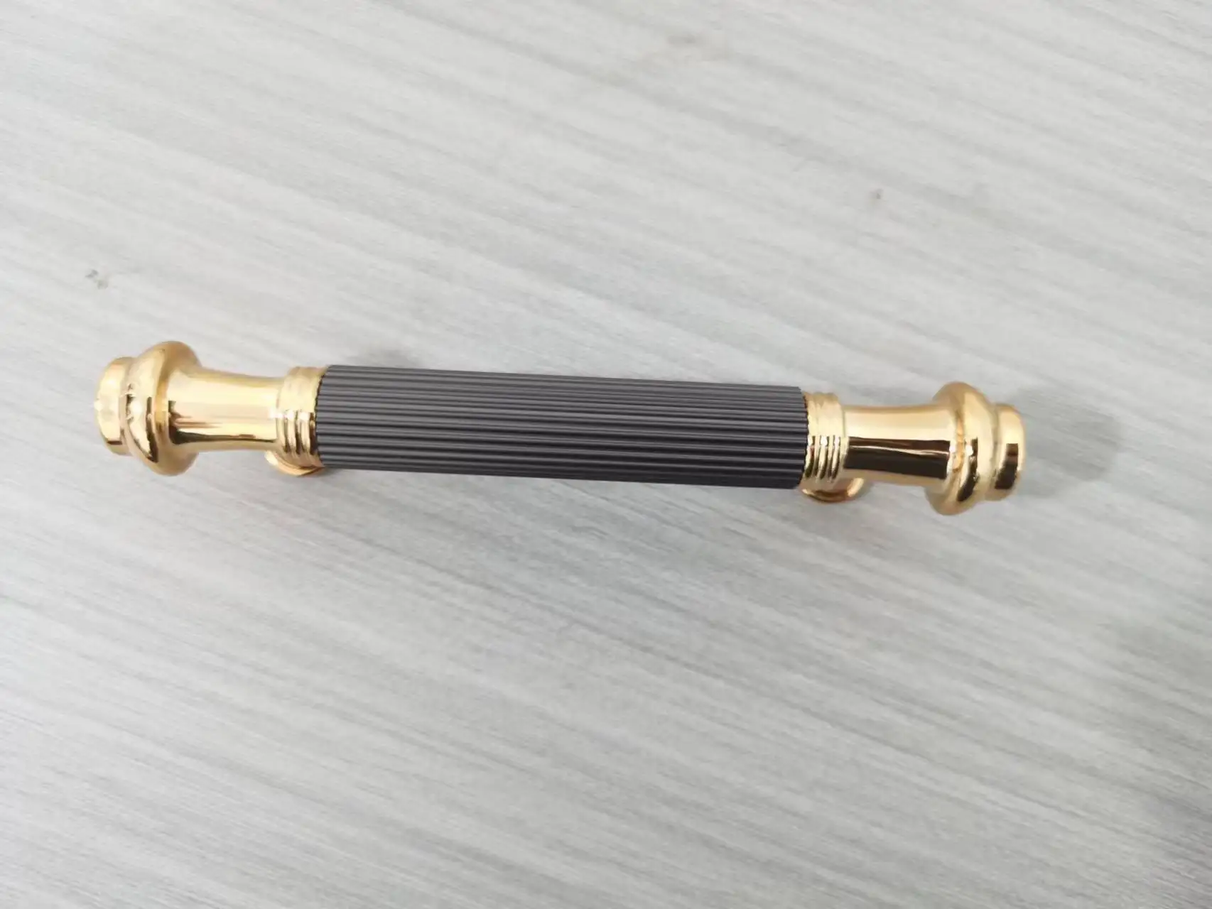 china Zinc Alloy Black Gold Cabinet Handles Solid Drawer Knobs Kitchen Cupboard Door metal Pulls Furniture Handle