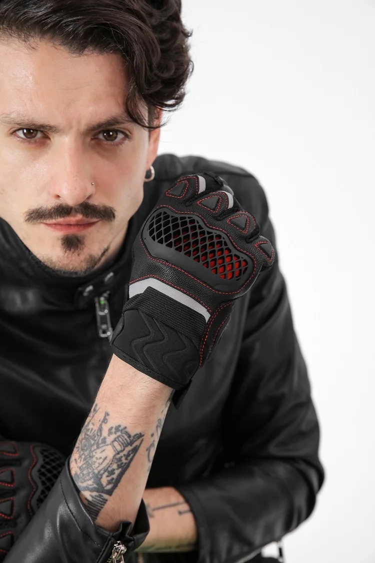 Hot Sale Sports Bike Riding Touch Screen Black Winter Motorcycle Riding Gear And Gloves