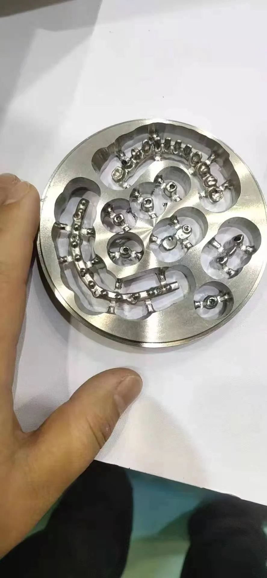 XANGTECH dental cad/cam 5 axis wet and dry milling machine for zirconia