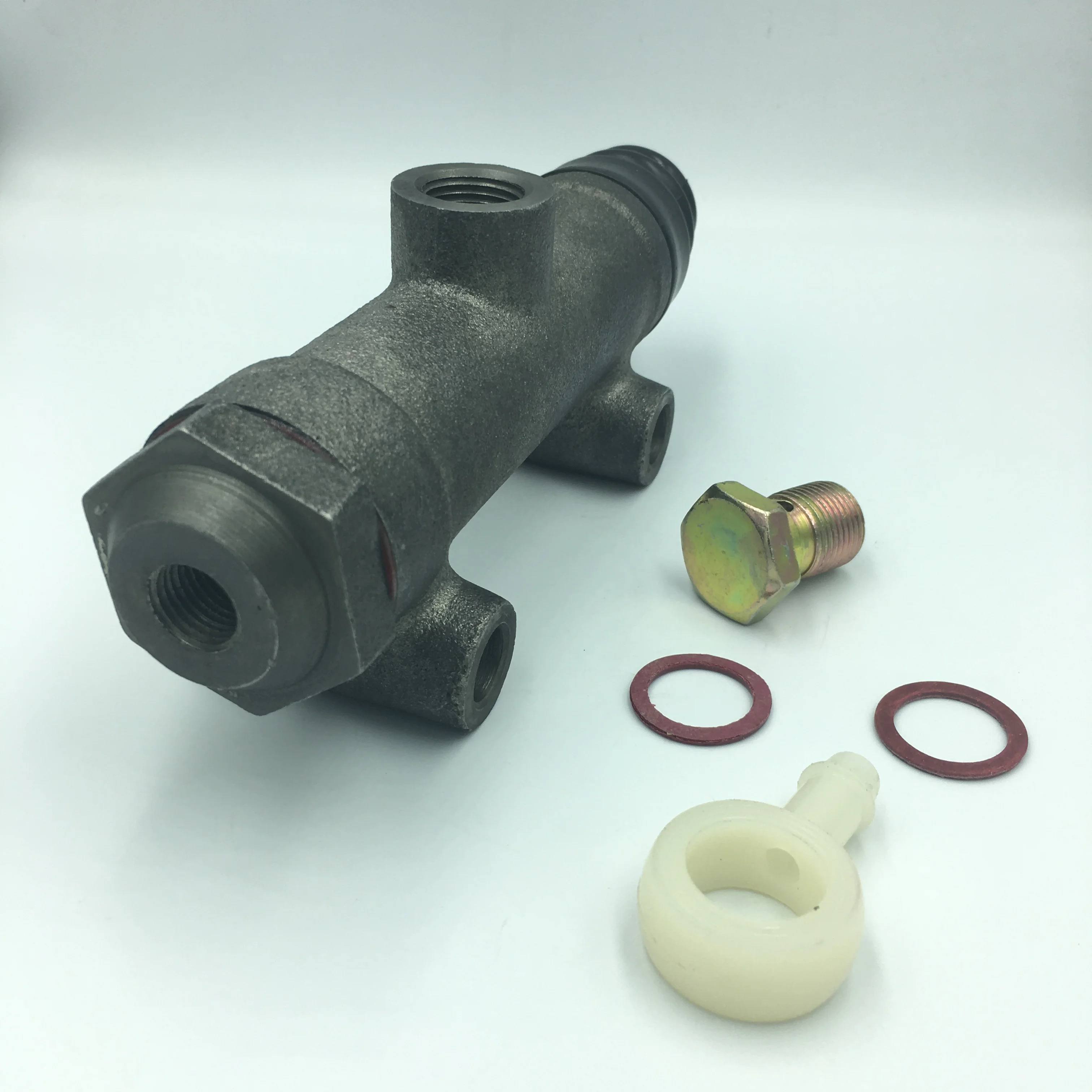 Manufacturers sell high quality auto parts brake master pump or hydraulic brake master cylinder BJ130