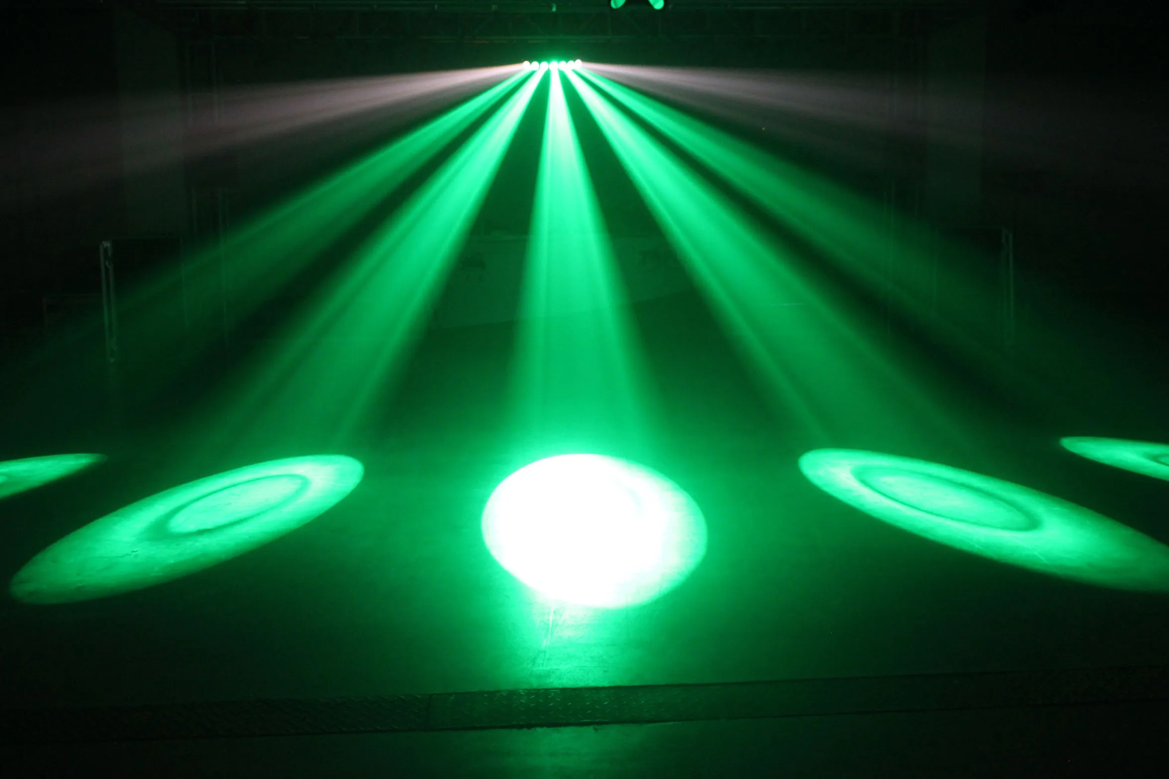 DJ Equipment  7eyes Colorful RGBW Beam LED Stage Light