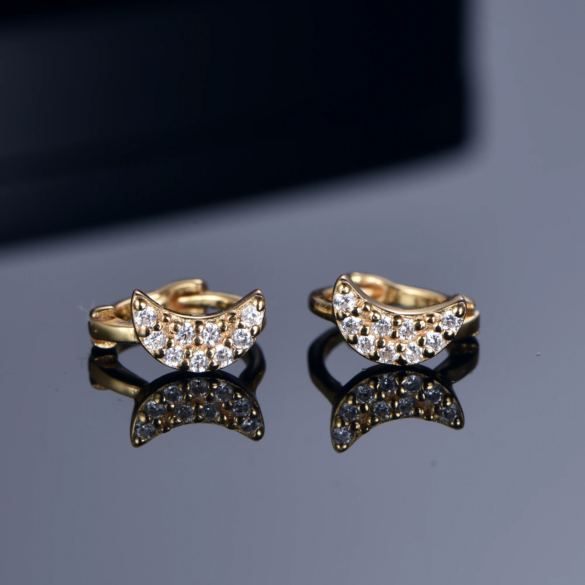 Pendientes pequenos y bonitos de oro de 18 k Pendientes de aro con luna y estrella de plata de ley 925