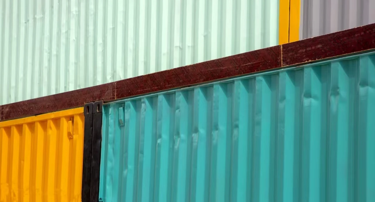 Color wrinkle powder coating can be used in the field of kitchen supplies