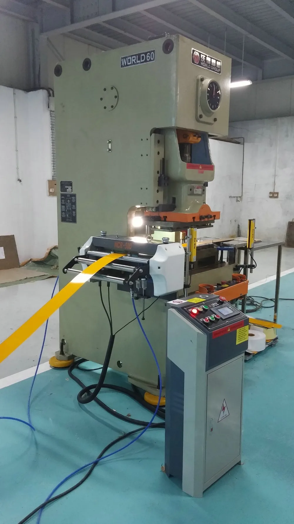 Двухслойная линия по производству автомобильных номерных знаков K2 для алюминиевых номерных знаков