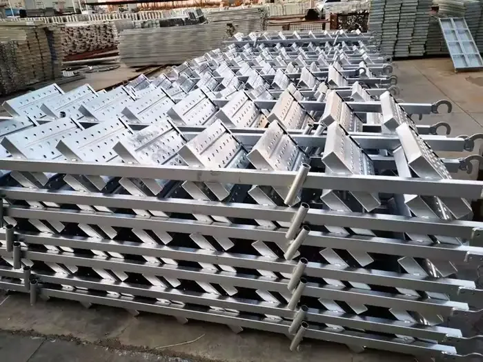 OEM строительные леса Металлическая стальная доска оцинкованная подиумная платформа лестница с крючками