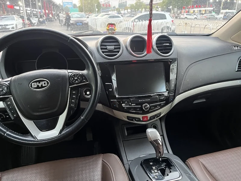 Лидер продаж подержанные автомобили 2015 byd auto S7 2 0 T дешевые на бензине