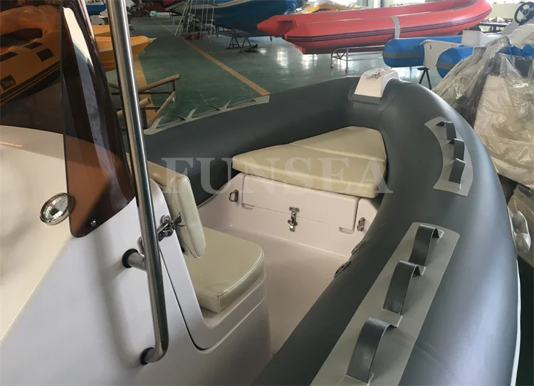 time-limited 16 ft 4.8 m fiberglass / aluminum hull inflatable air tube rowing sport fishing propeller boat