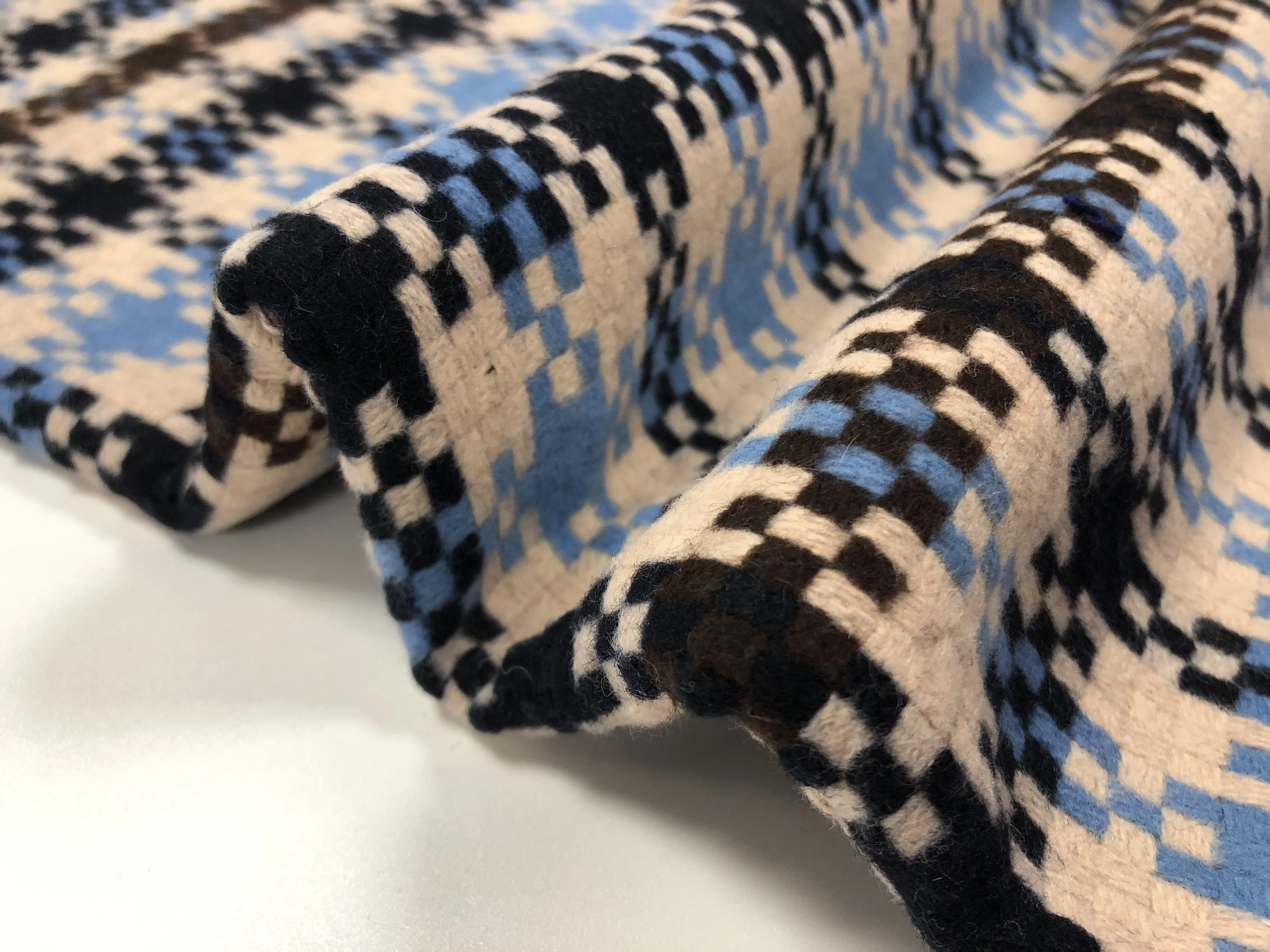 FREE sample wholesale stock 30% wool tweed plaid fabric low price MOQ