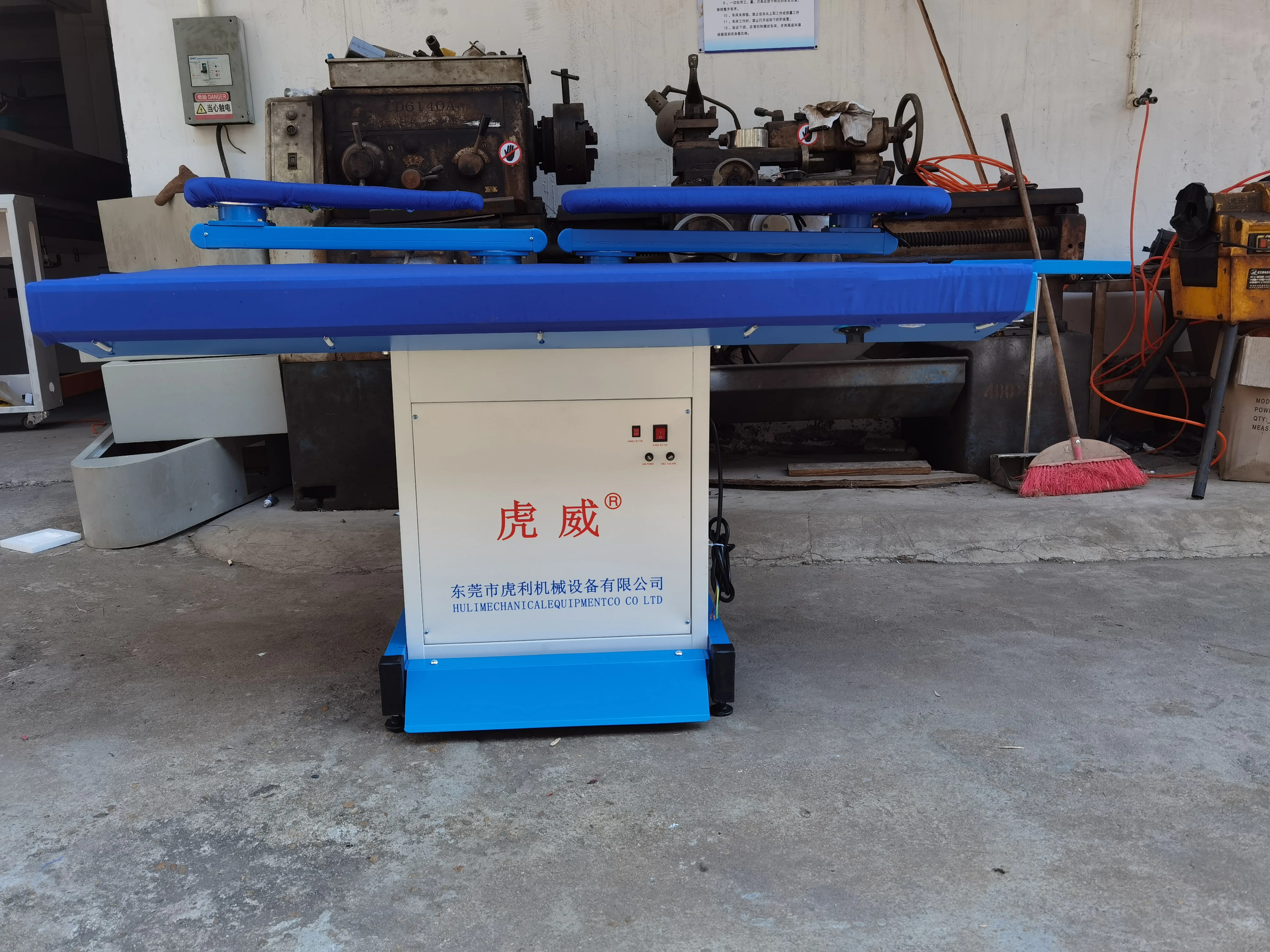 High quality Action Arm Suction Vacuum Ironing Table Low noise ironing board