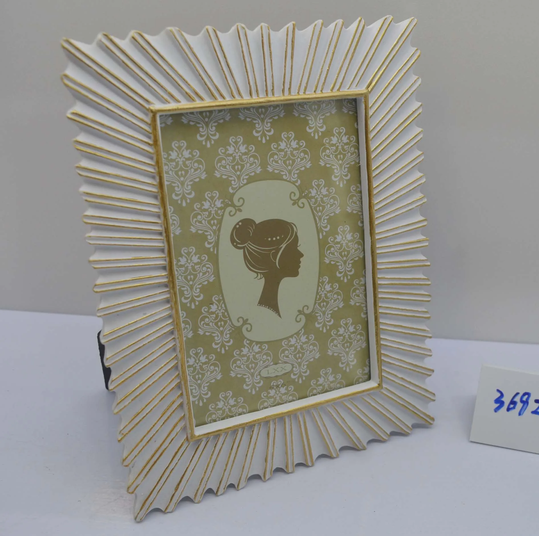 Good price baroque style resin photoframe polyresin photo picture frame