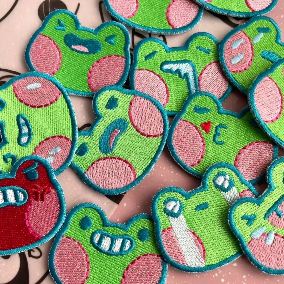 Custom embroidery labels embroidery frog shape patches frog expression labels embroidery patches for clothes