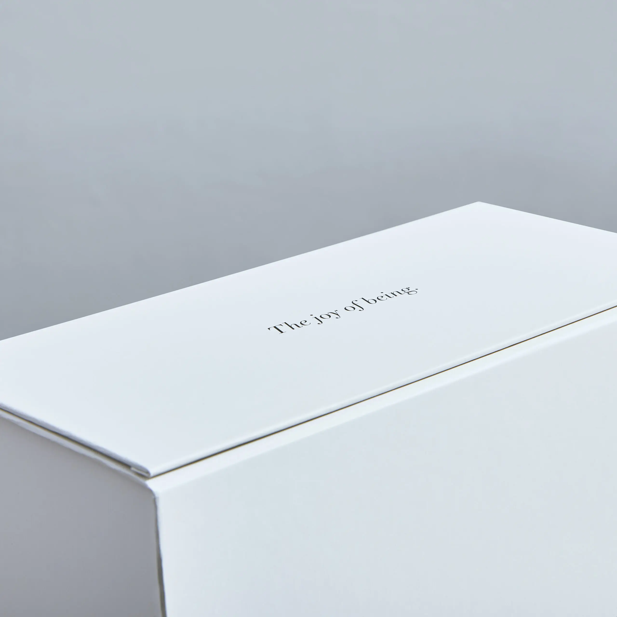 Custom Logo Recyclable Luxury Cardboard White Magnetic Gift Beauty Products Skincare Cosmetics Packaging Box