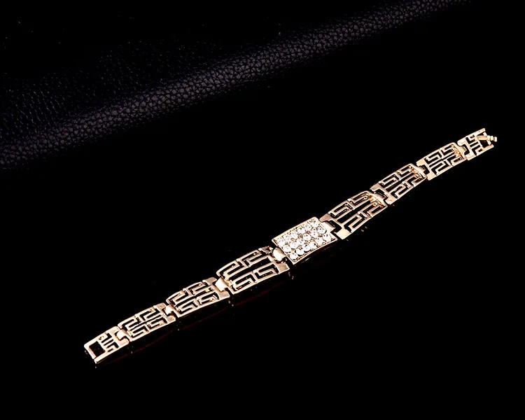 4PCS Diamond Necklace Earrings Bracelet And Ring 18 K Gold Plating Jewelry Sets