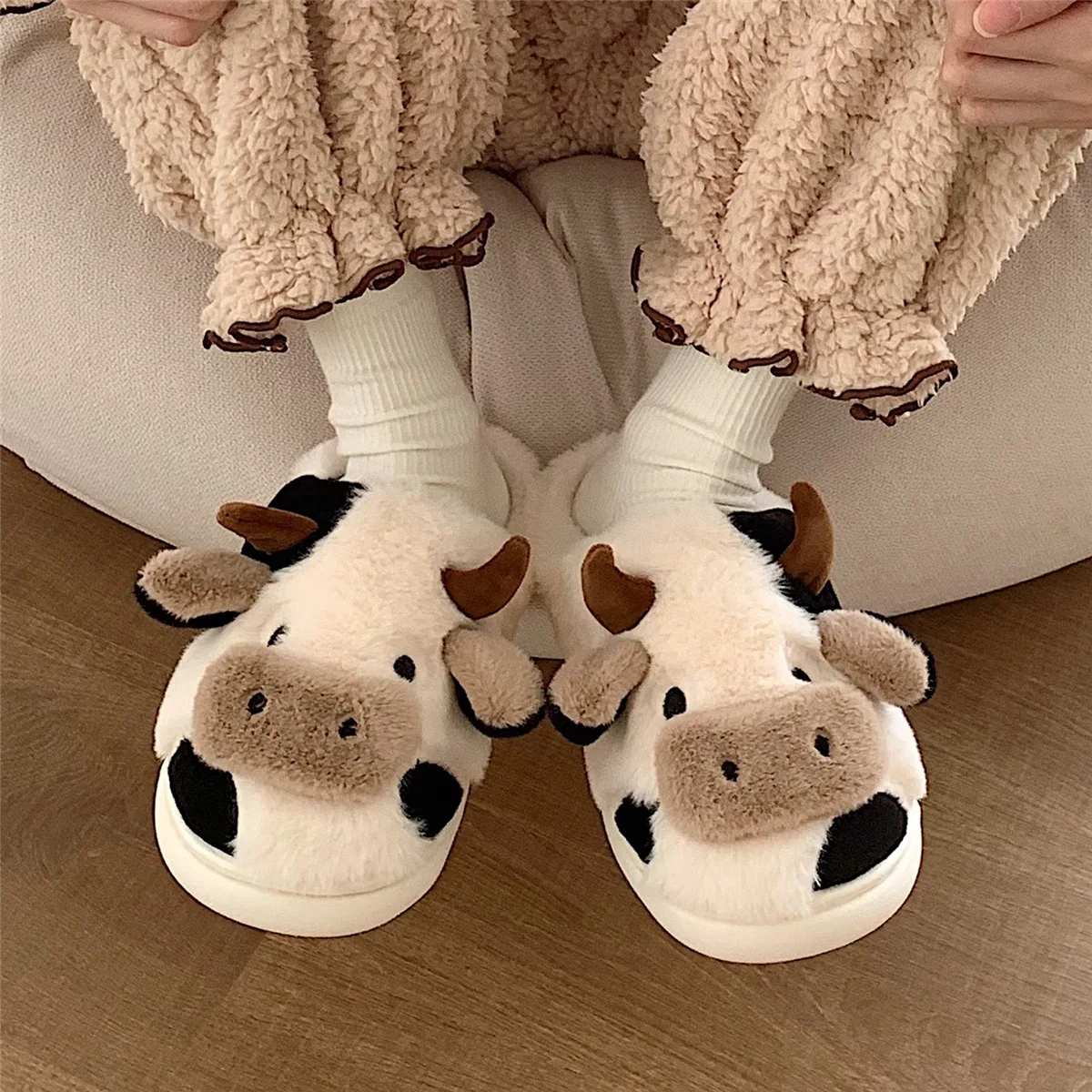 Home warm plush shoes female winter student dormitory with soft cute cow non-slip cotton slippers