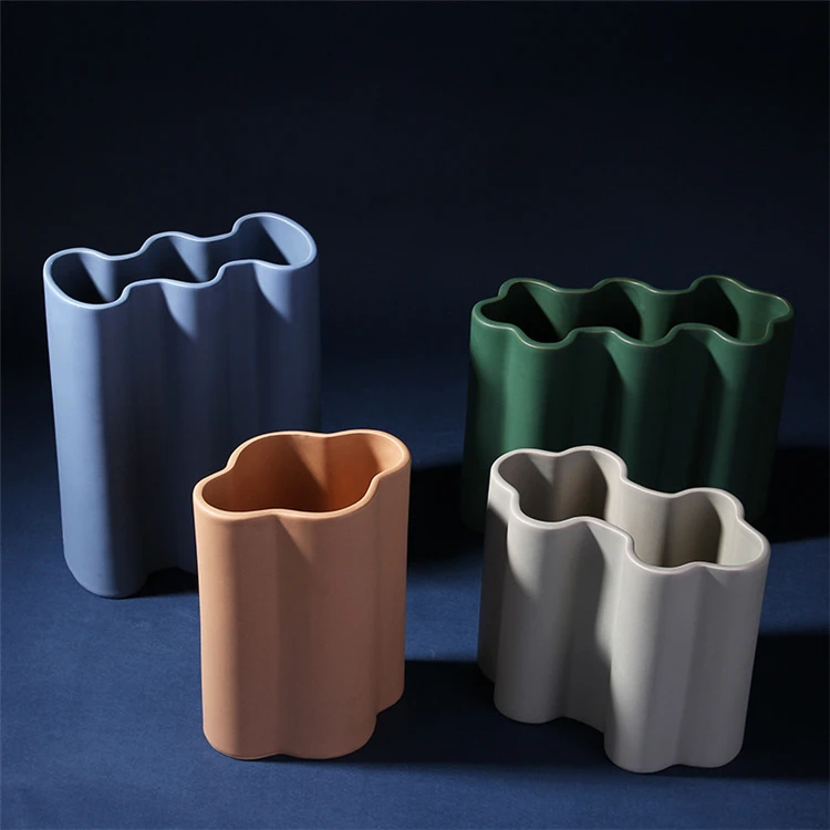 
American Simple Design Home Room Ceramic Illustration Floral Vase Decoration 