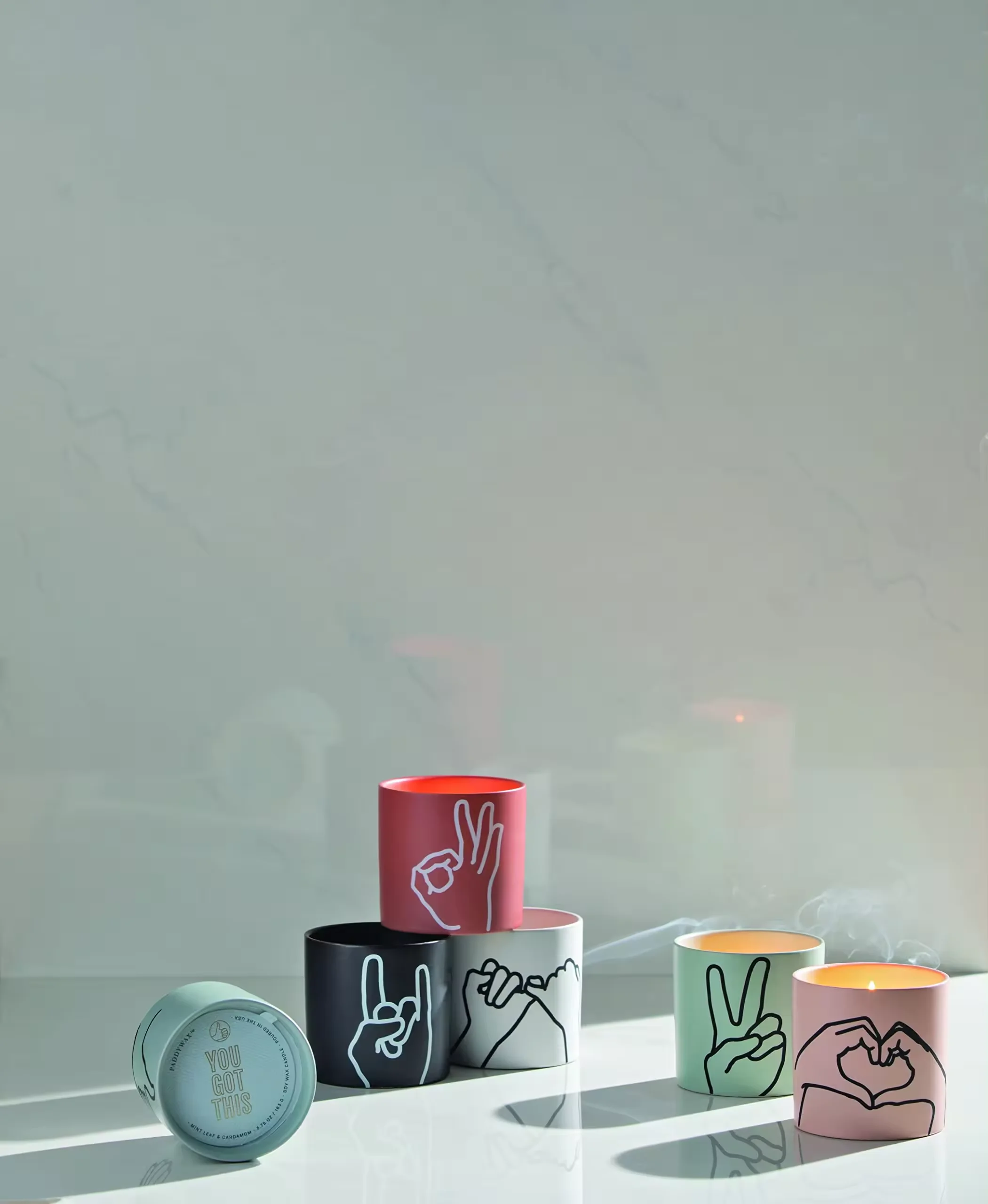 SuXiu OEM  modern decor and ambience enhanced by artistic sign language design Elegant handmade emoticon candles -