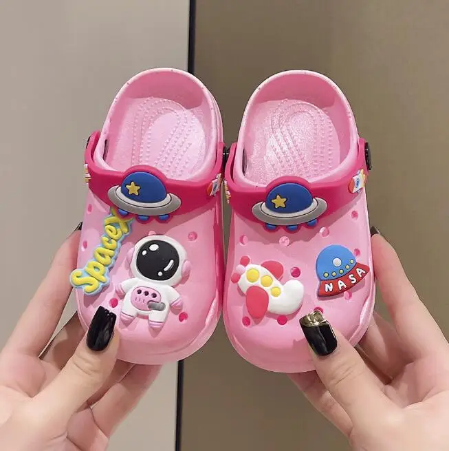 NEW  3D Cute Cartoon Silicone Shoe Charms Accessories Astronaut PVC Decorations Creative Wristbands For Clogs Kids