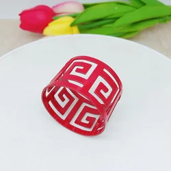 Stock Cheap Colored Hollow Napkin Holder Metal Wedding Napkin Rings Festival Party Napkin Buckle for Table Decoration HWM03