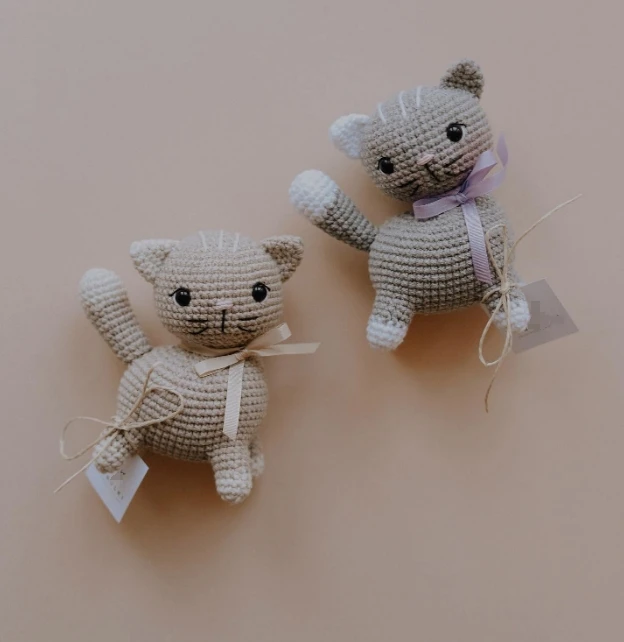 Customized Color and Logo Cute Crochet Cat Toys Multi Yarns Material Chenille Soft Kitty Toy for Kids Amigurumi Cat