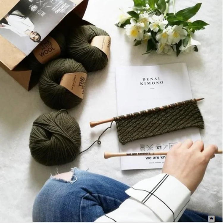 Factory direct sales 4mm icelandic wool icelandic coarse yarn hand knitting vest sweater scarf wool yarn