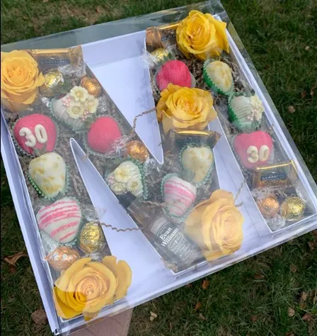 Sweet candy chocolate strawberry Clear Lid Cover Charcuterie Fillable Cardboard letter shaped box alphabet