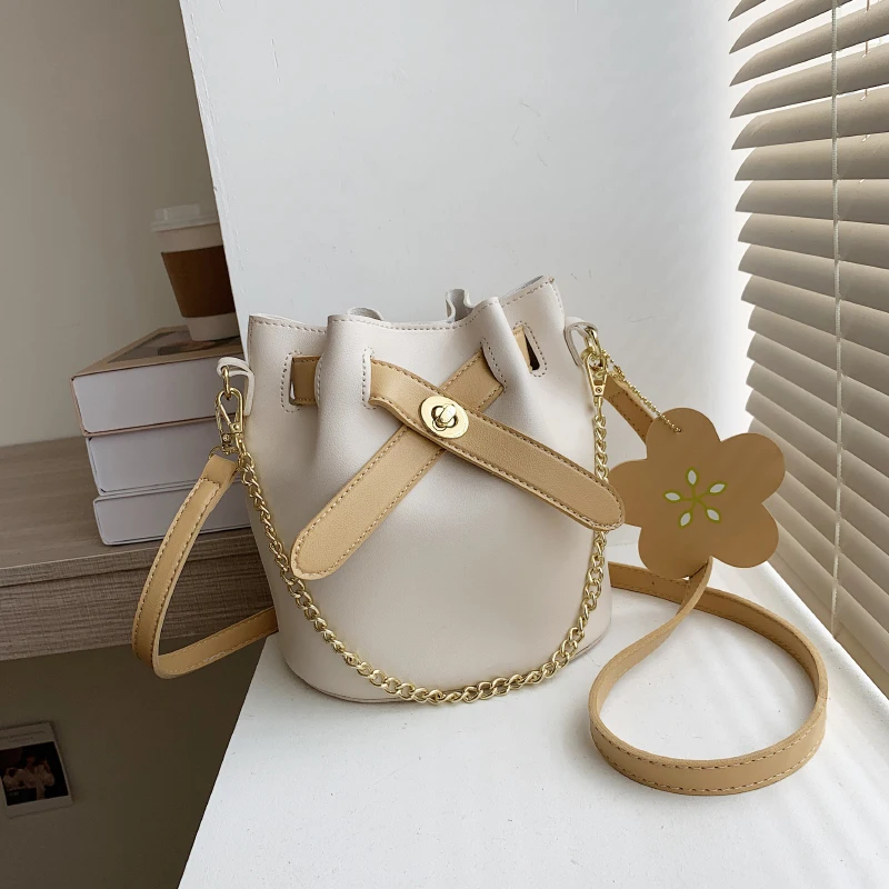 Factory Wholesale Handbags 2022 young lady new fashion hand bags popular design purses for women