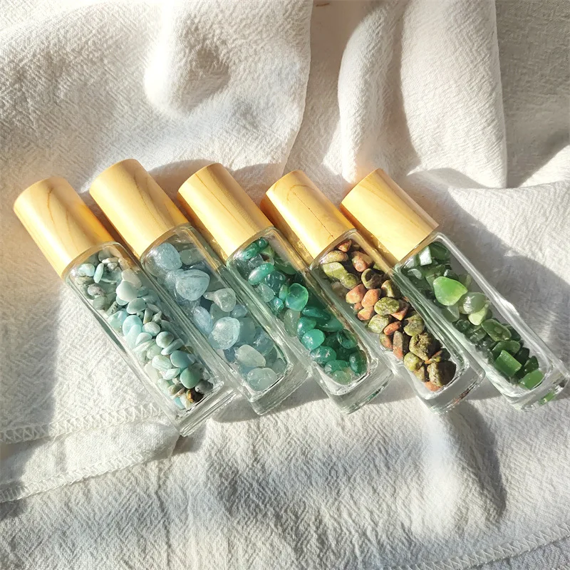 Wholesale price crystal gemstone roller crystal chips inside Essential Oil bottle with wood lid