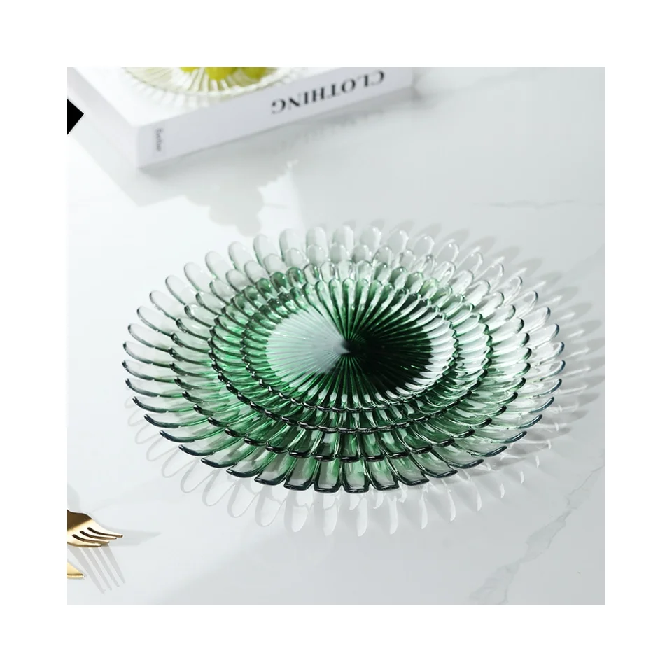 Wedding Events Dinner Party Tabletop Western 13 Inch Glass Round Clear Petal Shaped Glass Charger Plates Bulk