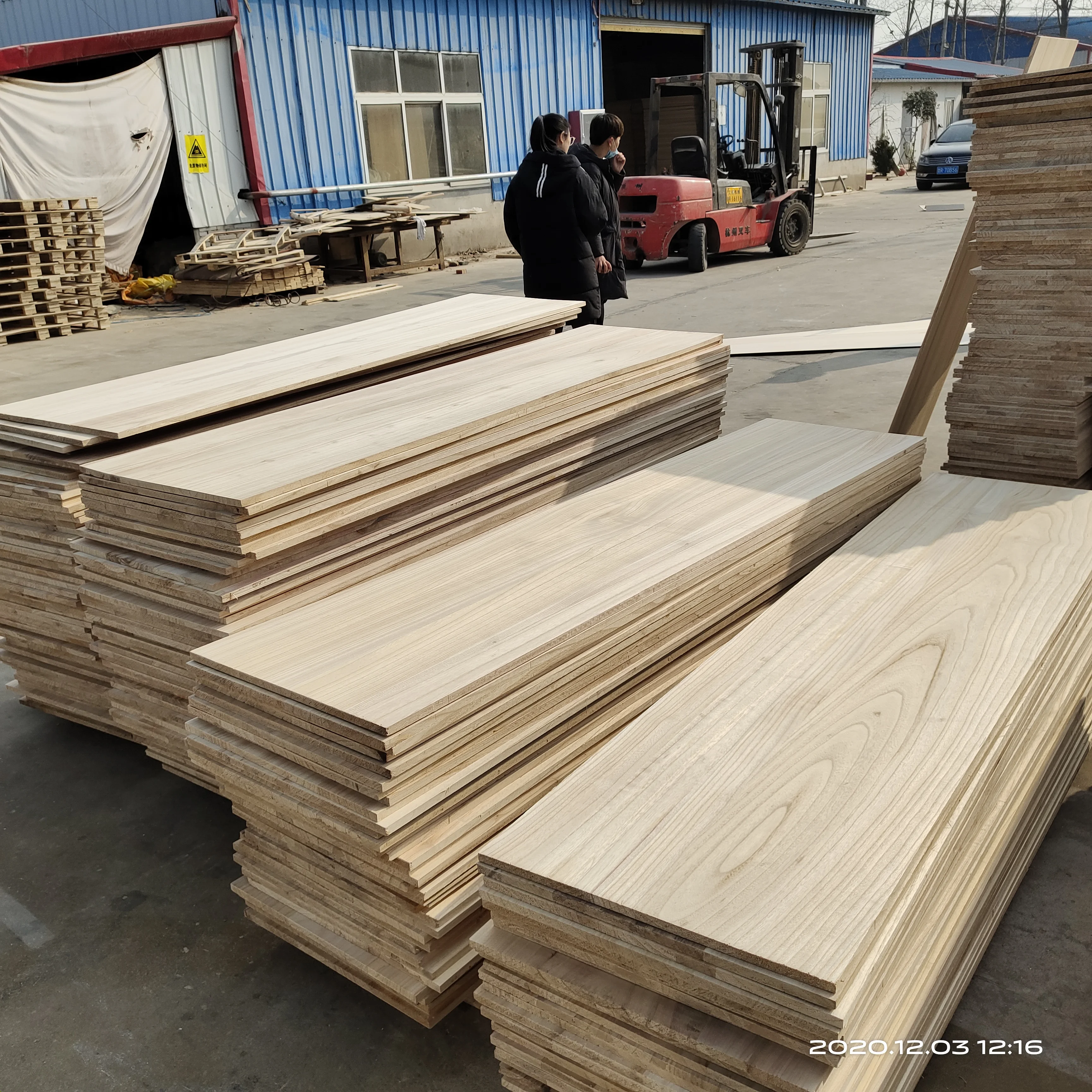 Finger Jointed Laminated Board FSC CE Certificated 25mm and 40mm Pine Poplar Fir Spruce Paulownia Wood Sale WESTERN WINDOW Piano
