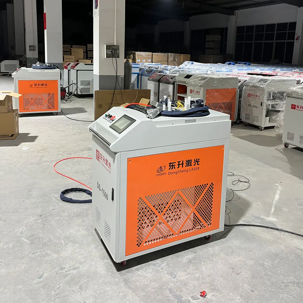 Fiber Laser cleaning machine 1000W 2000W handheld fiber laser cleaning stainless steel paint laser rust removing cleaner mach