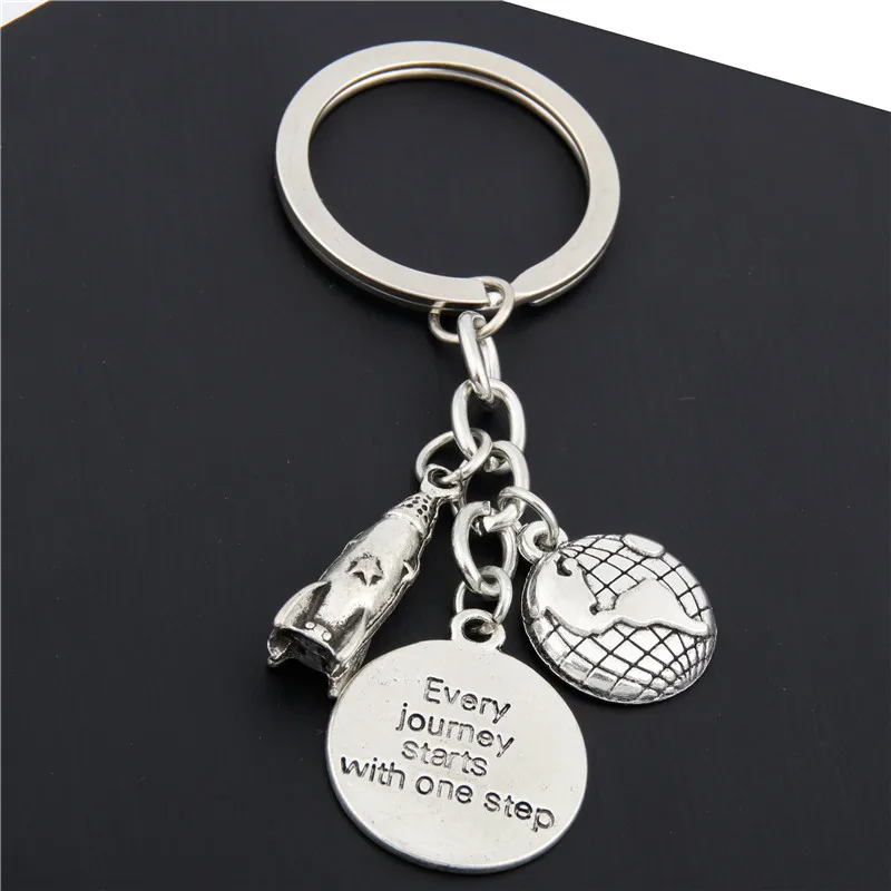 2024 Popular Handcraft Jewelry London Bus Clock Tower Charms Keyring Metal Plane Keychain For Holiday Souvenir Gift