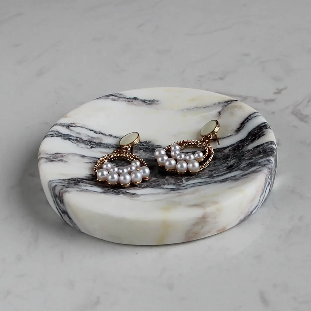 stonekocc Natural Stone Crafts Italian Calacatta Viola Marble Soap Dish Round Small Jewelry Dish Sponge Holder for Bathroom